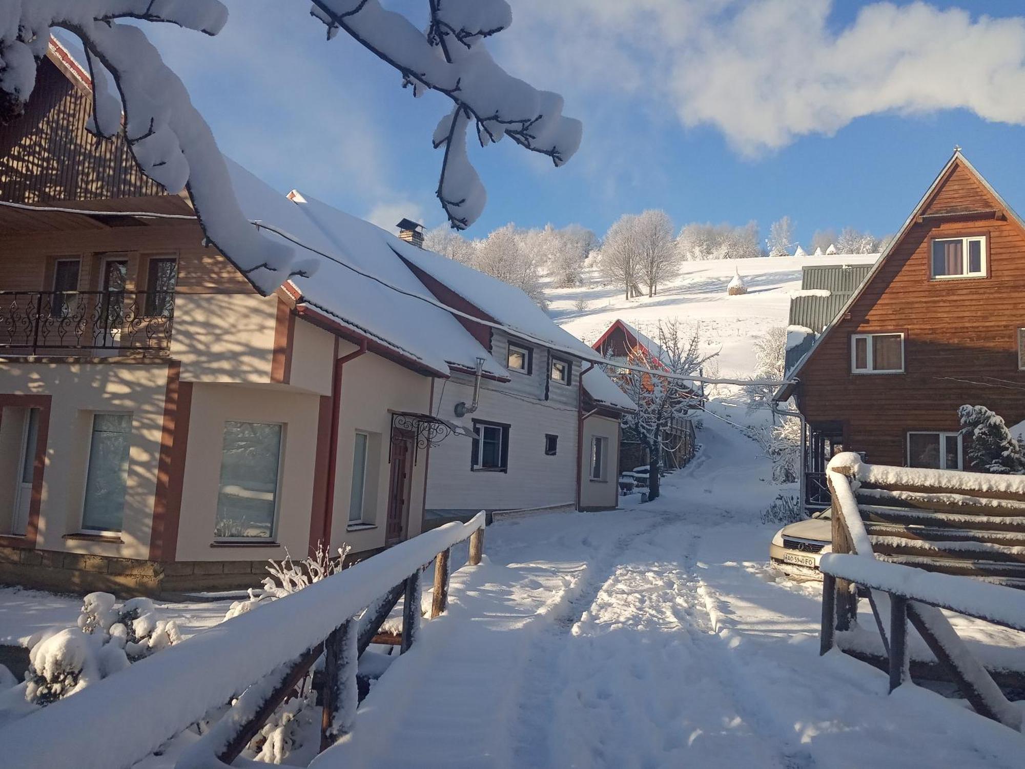 У Олега Otel Verkhne-Studenyy Dış mekan fotoğraf
