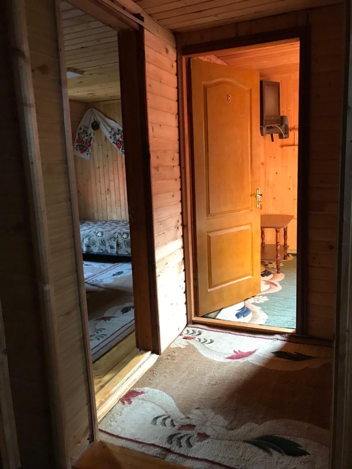 У Олега Otel Verkhne-Studenyy Dış mekan fotoğraf