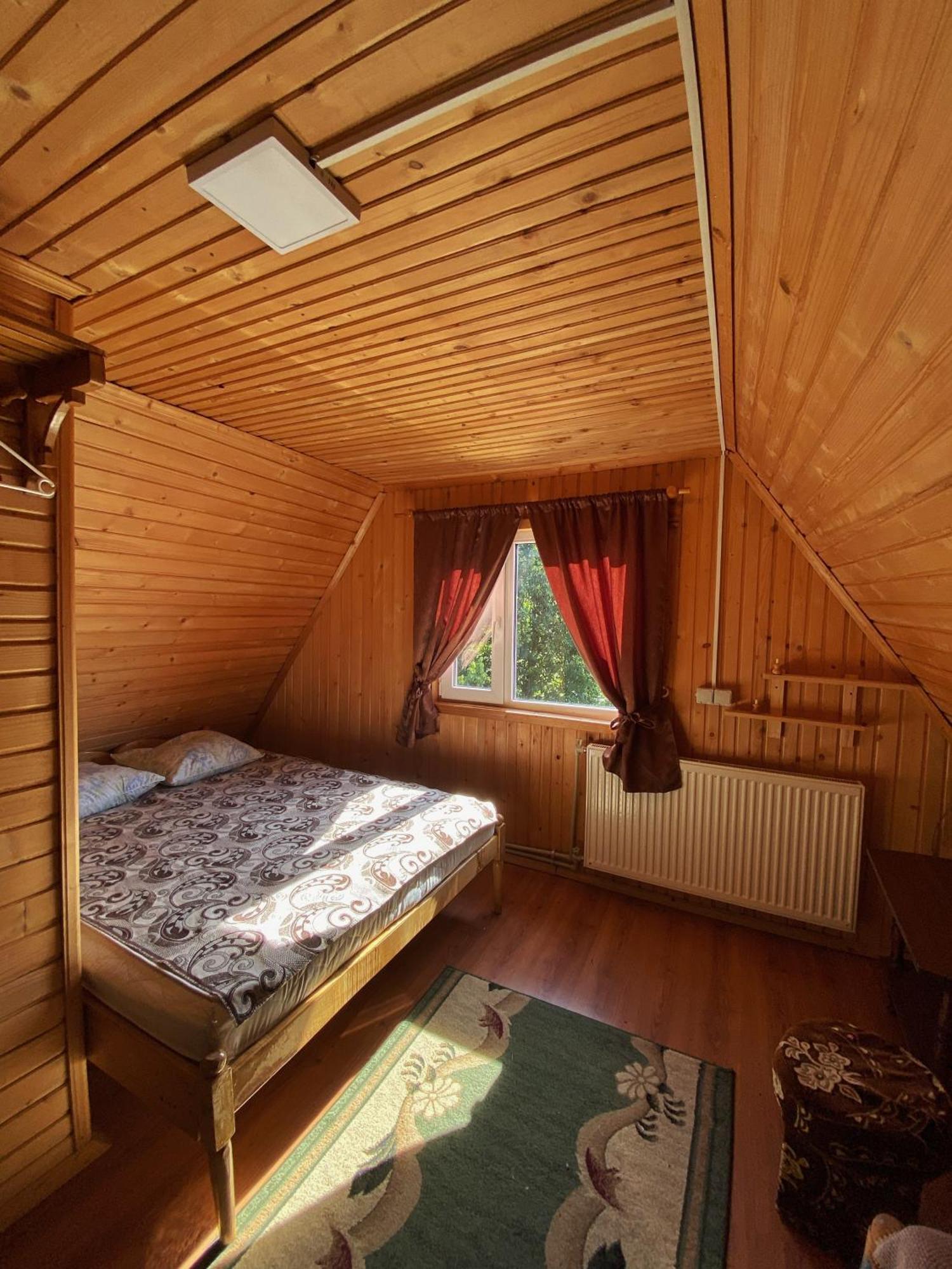 У Олега Otel Verkhne-Studenyy Dış mekan fotoğraf