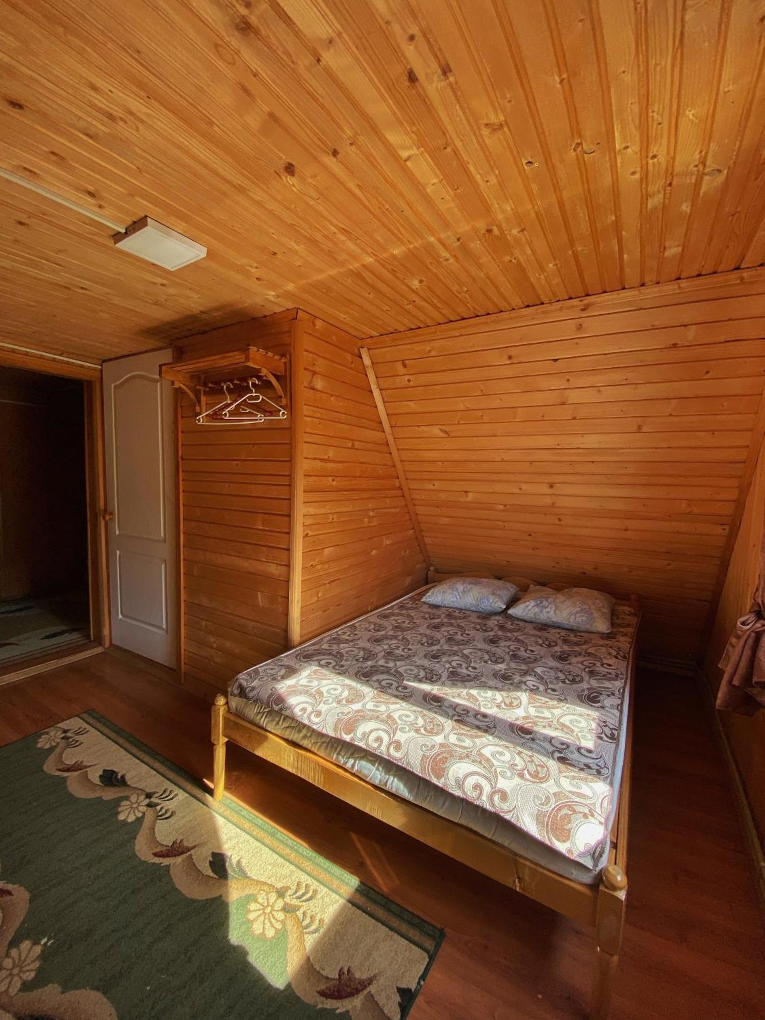 У Олега Otel Verkhne-Studenyy Dış mekan fotoğraf